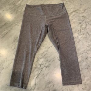 Lululemon Wunder Under Gray Crop 10